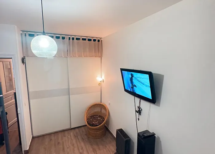 18 * Париж